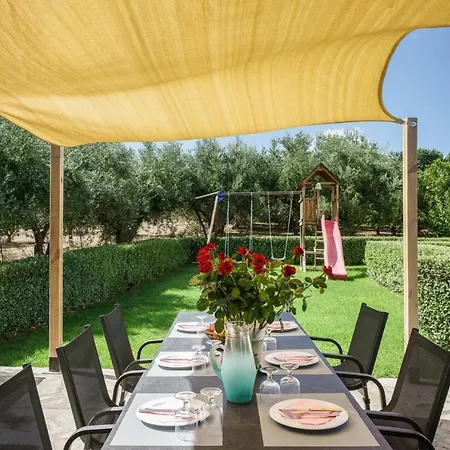 Villa Villa Anna With Private Pool, Play Area & Bbq, 5Km From The Beach *