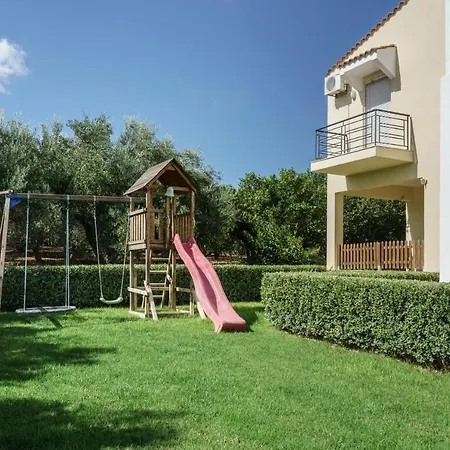 Villa Villa Anna With Private Pool, Play Area & Bbq, 5Km From The Beach *