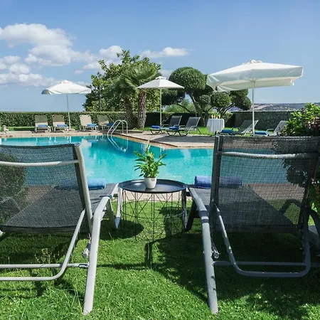 Villa Anna With Private Pool, Play Area & Bbq, 5Km From The Beach * Asterion