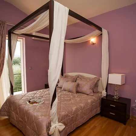 Villa Anna With Private Pool, Play Area & Bbq, 5Km From The Beach * Asterion