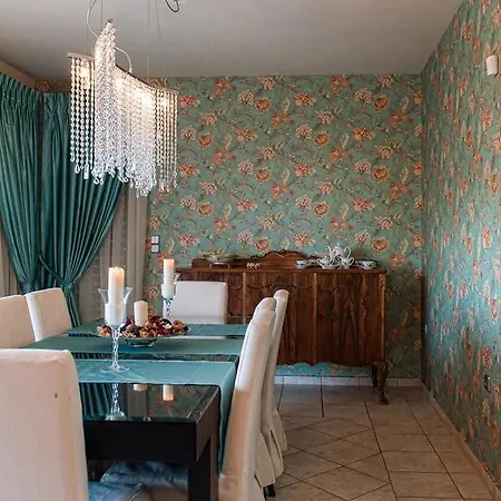Villa Villa Anna With Private Pool, Play Area & Bbq, 5Km From The Beach *