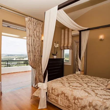 Villa Villa Anna With Private Pool, Play Area & Bbq, 5Km From The Beach