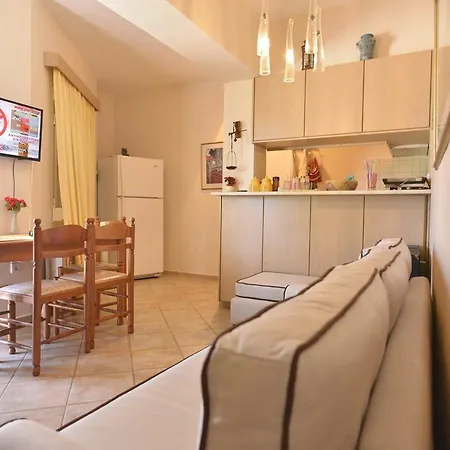 Villa Anna With Private Pool, Play Area & Bbq, 5Km From The Beach Asterion
